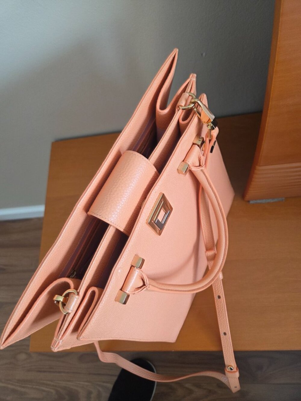 $395 MSRP LUANA Italy Origami Pebble Genuine Leather Coral Tot Purse Bag Preppy - Picture 9 of 13